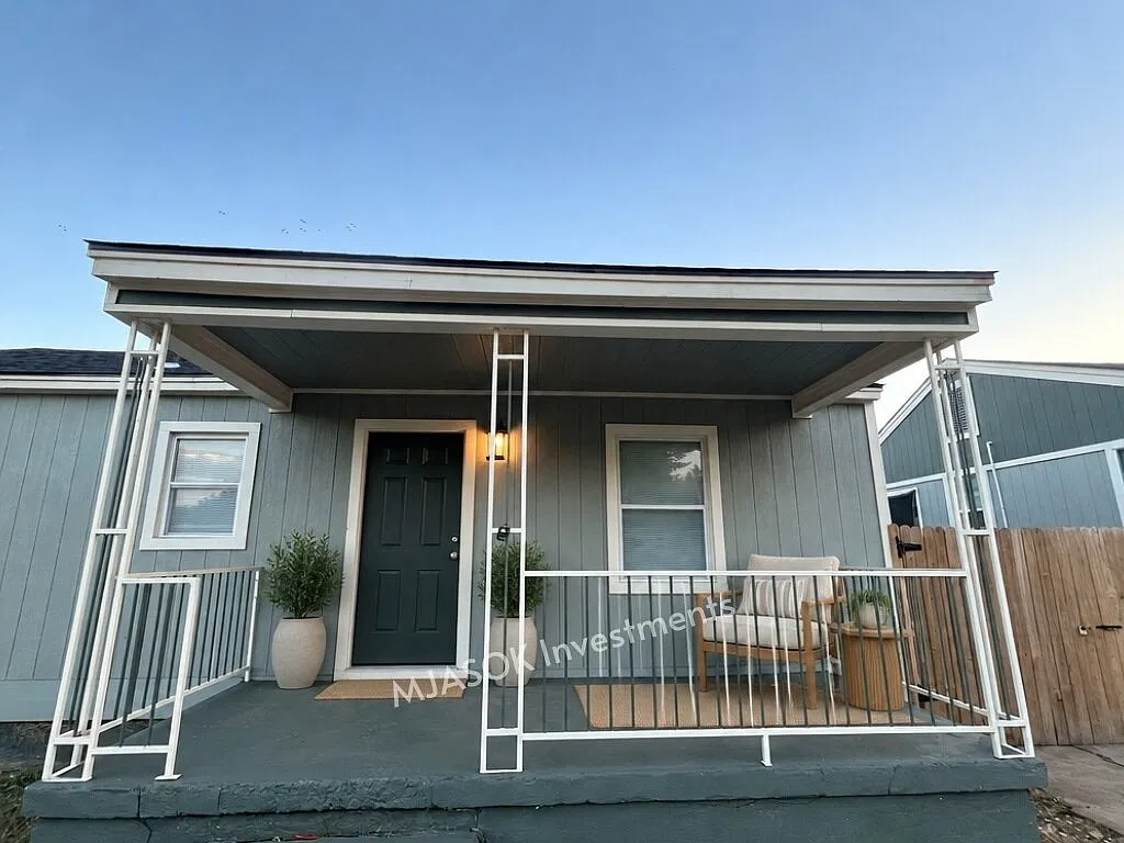 3 bed, 1.0 bath, 970 sqft, $925 — Photo 3
