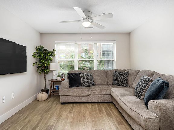 3rd image of 680 6th Ave NE APT 5226