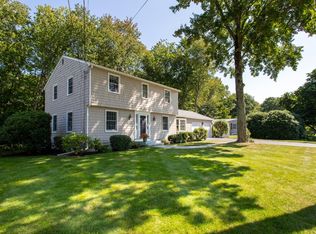 8 Sweetbriar Ln, Hampton, NH 03842