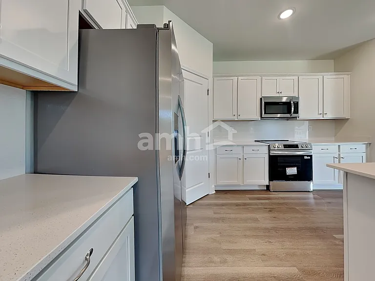 3527 Lincoln Heights Ln — Photo 4