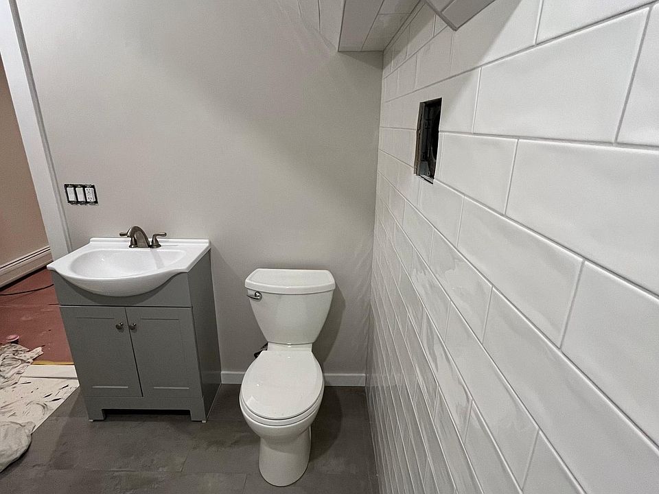 1st image of 330 Westwood Ave APT 1