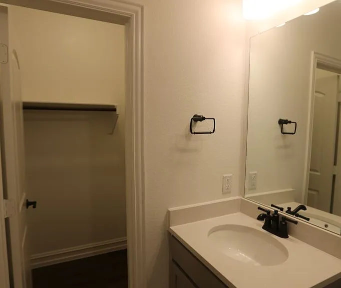 3412 Marginal Dr — Photo 45