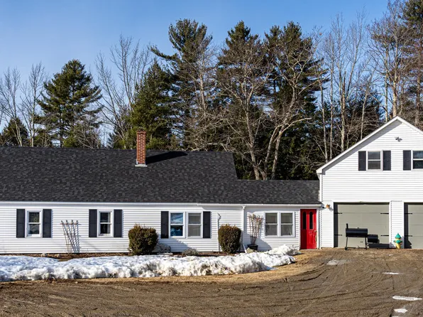 15 Russell Street, Readfield, ME 04355