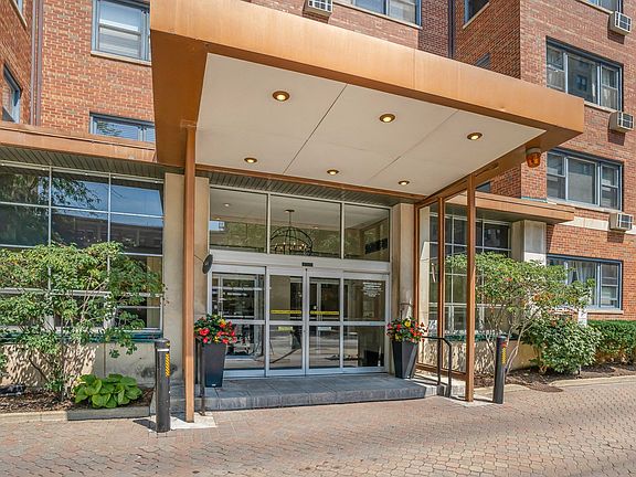 2nd image of 2909 N Sheridan Rd APT 1702