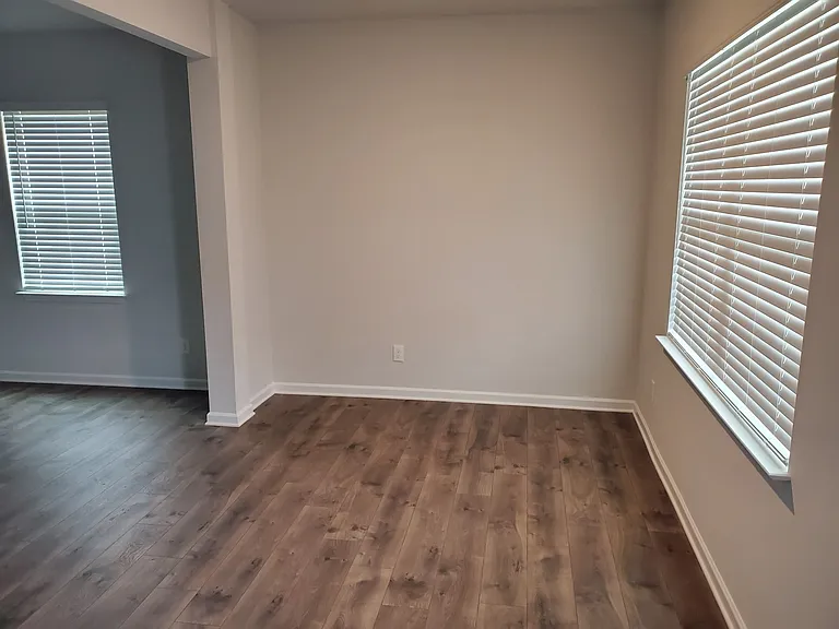301 Royce Dr — Photo 19