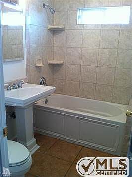 3rd image of 2712 Barry St