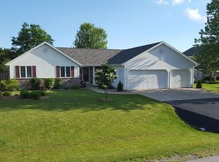 W2427 Snowberry Dr, Appleton, WI 54915