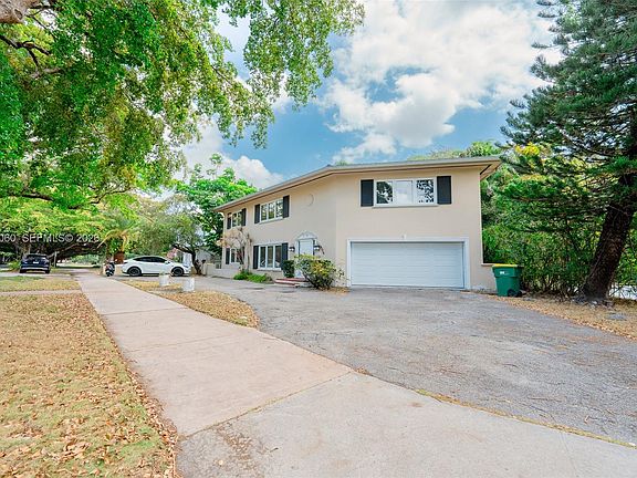 2nd image of 580 University Dr