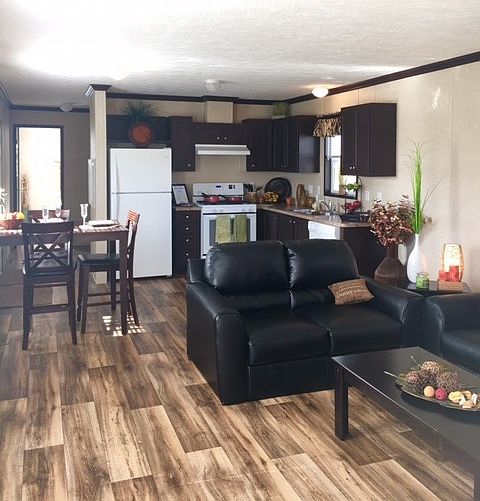 2nd image of 5191 Pebble Ln