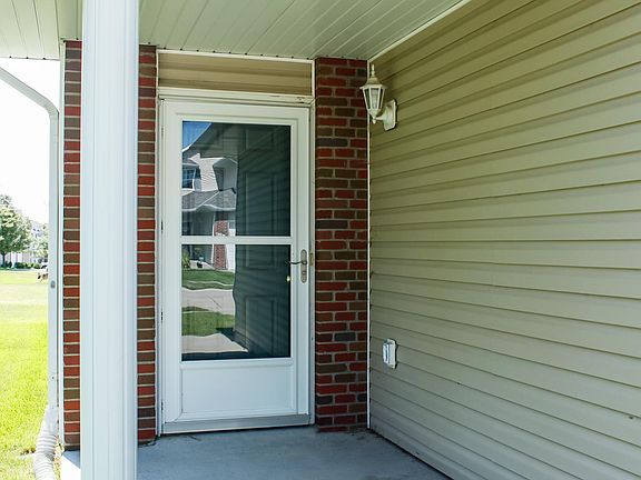 2nd image of 1317 W Carnoustie Ct