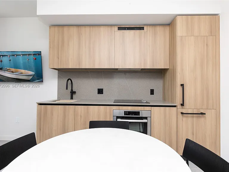 121 NE 5th St #510 — Photo 3