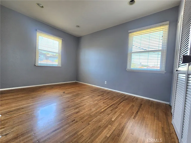 4919 Louise Ave — Photo 14