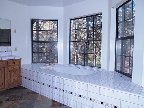 5th image of 2117 Cypress Way