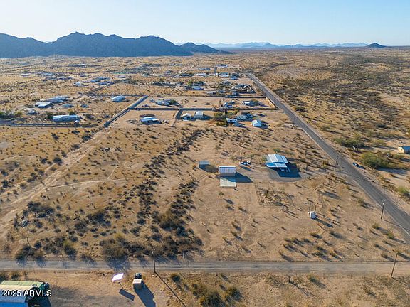 3rd image of 55215 W LA BARRANCA Drive