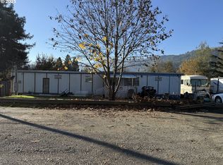 210 Adams St, Myrtle Creek, OR 97457