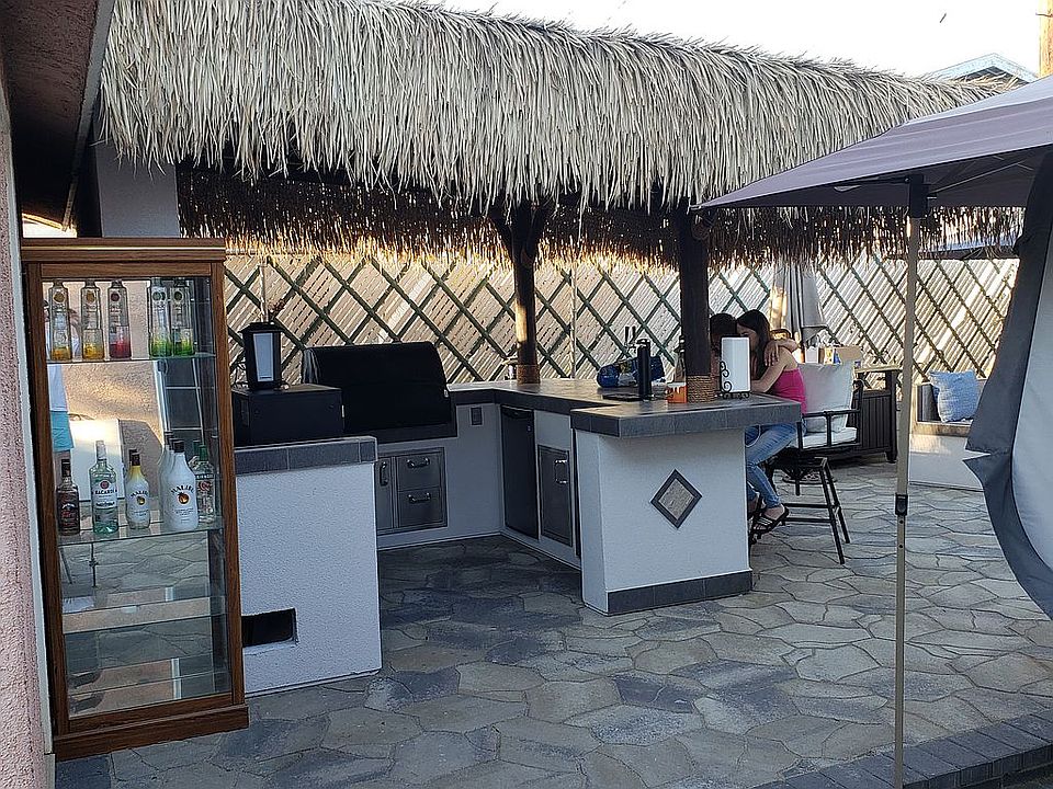 bar area w/palaypa