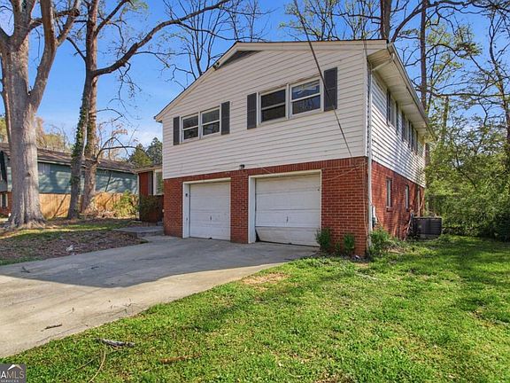 3rd image of 2459 Rockknoll Dr