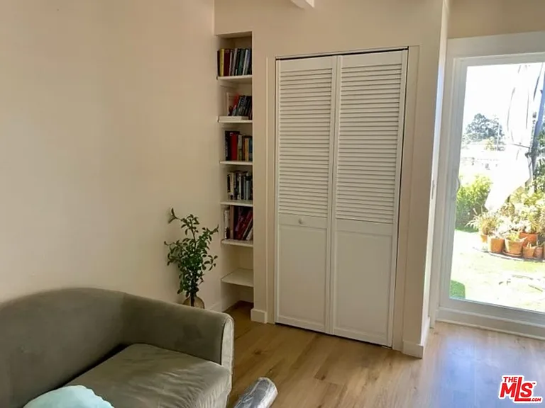 221 S Gale Dr #406 — Photo 20