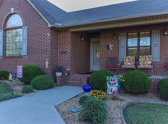 3rd image of 2721 Wisteria Dr