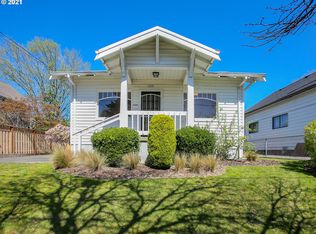 1805 SE Sherrett St, Portland, OR 97202
