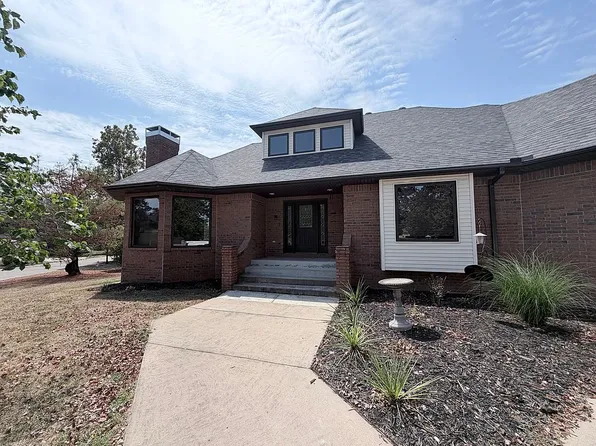 6220 Highland Dr, Joplin, MO 64804