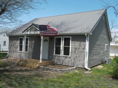 215 E Champ Clark Dr, Bowling Green, MO, 63334