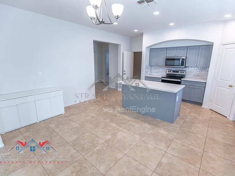 9096 N 97th Dr — Photo 15