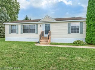 121 Ashley Cir, Swartz Creek, MI 48473