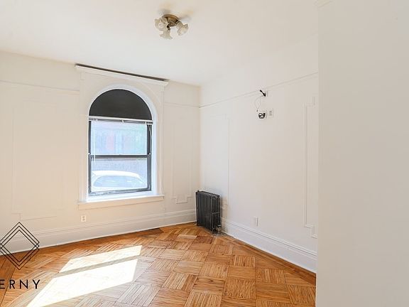 4th image of 82 Downing St #1R