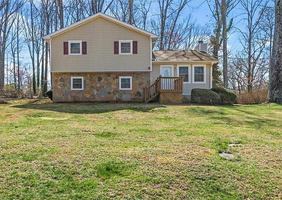 1st image of 2908 Winn Dr