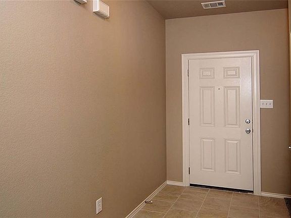 5th image of 1601 Wickham Dr