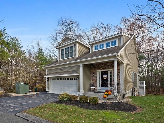3rd image of 37 White Cedar Dr
