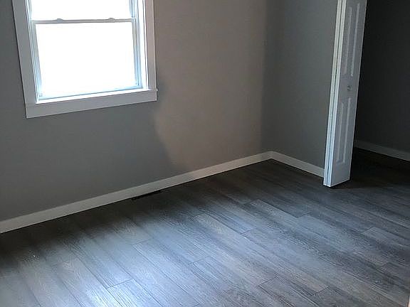 5th image of 1062 W Dale Ave