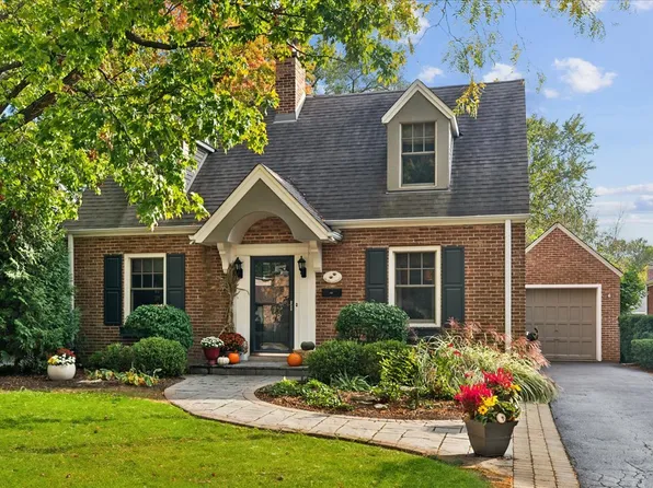 960 Harvard Ct, Highland Park, IL 60035