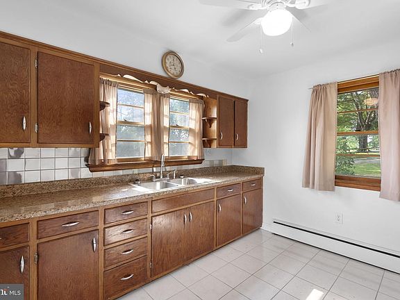 4th image of 12701 Lewisdale Rd