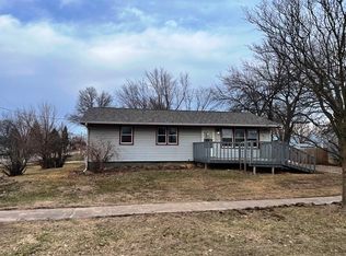 105 E Elm St, Milo, IA 50166