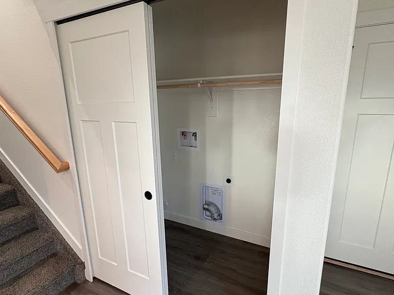 943 S Sweetwater Dr — Photo 12