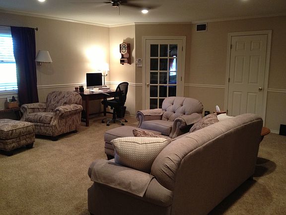 2nd image of 1404 Northview Dr