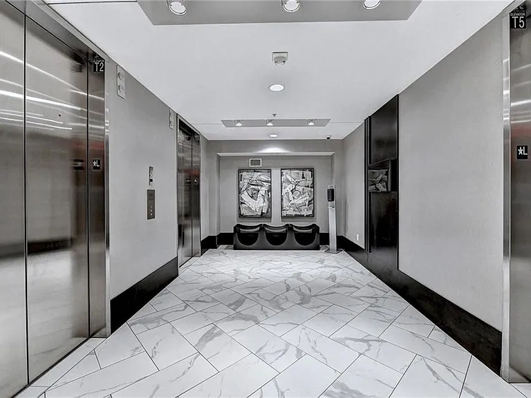 400 W Peachtree St NW #711 — Photo 5