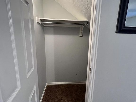 5th image of 141 Penny Ln