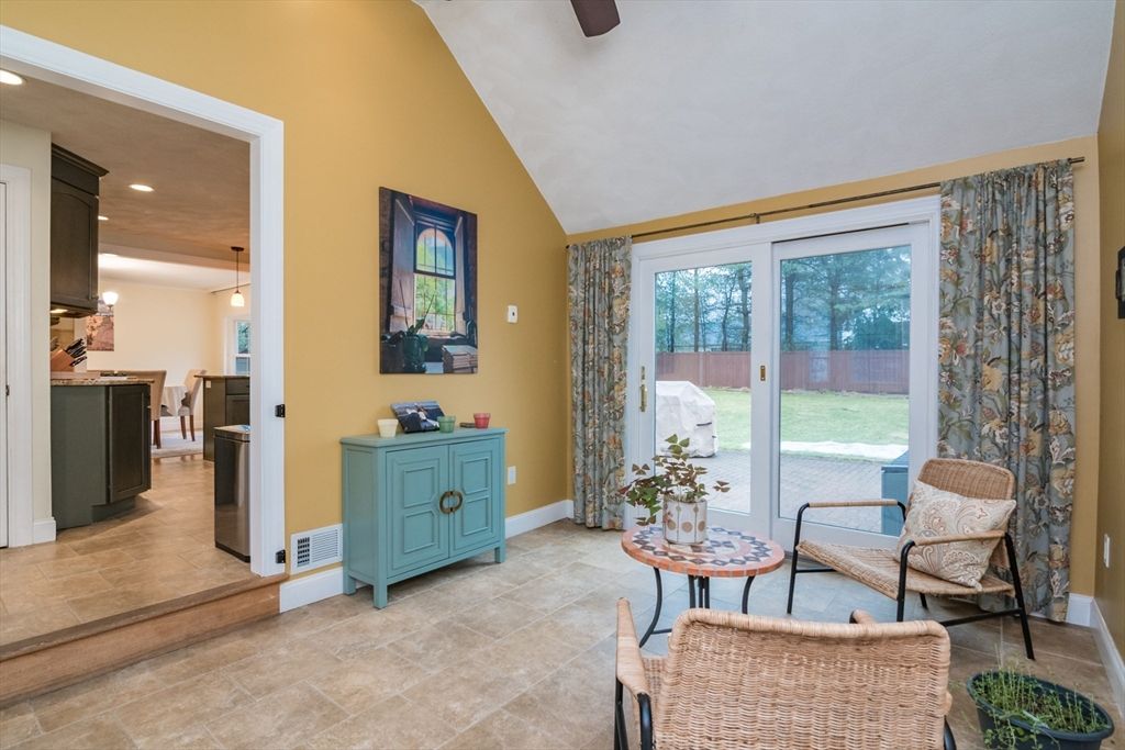 435 Converse St, Longmeadow, MA - View 2