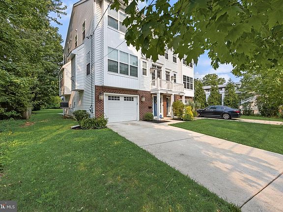 3rd image of 325 N Washington Ave