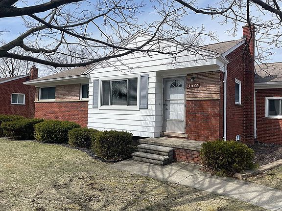 3rd image of 31472 Kathryn St