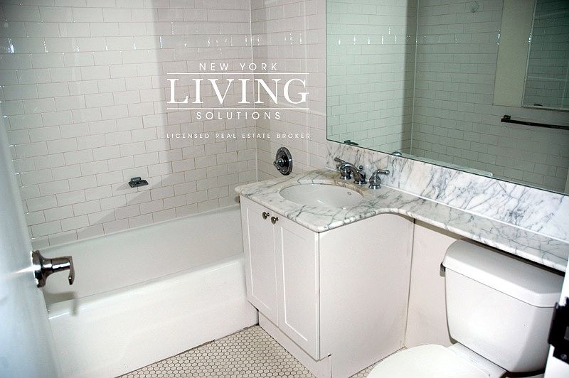 2nd image of 15 Park Row APT 9H