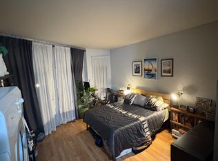 1126 Green St #1F, Philadelphia, PA 19123