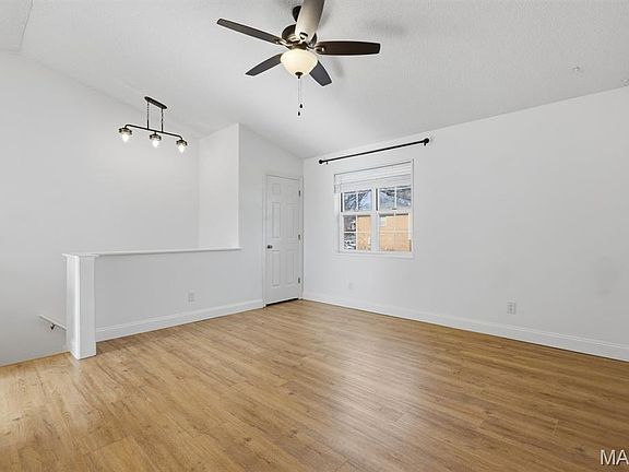 4th image of 1624 E Swan Cir