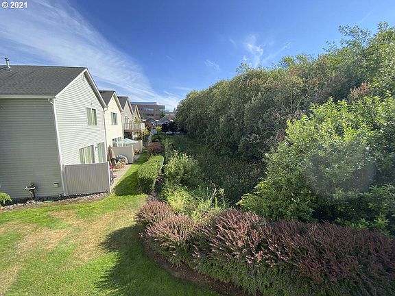 3rd image of 2207 NE 140th St
