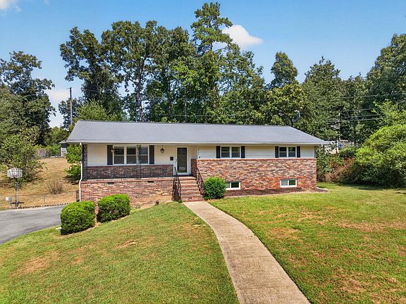 4th image of 2103 King Court Ln
