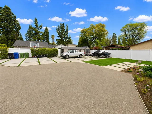 22938 Collins St — Photo 2