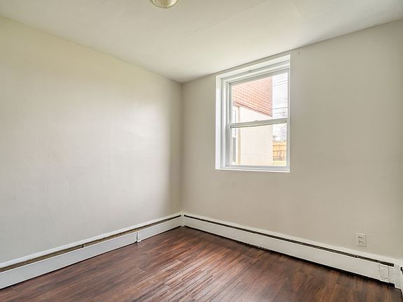 4th image of 60 Linda Dr APT 1